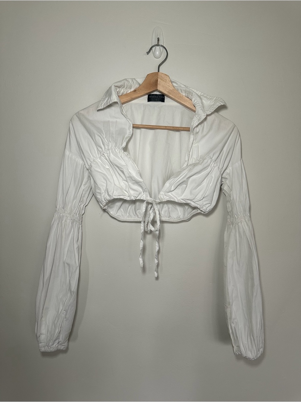 White Fox Boutique White Ruched Tie Front Cropped Blouse Size XS